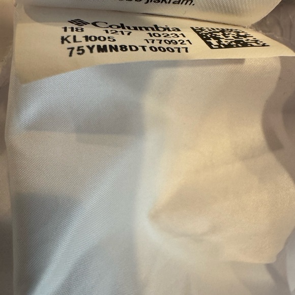 Columbia Women's Navy and White Pullover Windbreaker - Picture 8 of 9